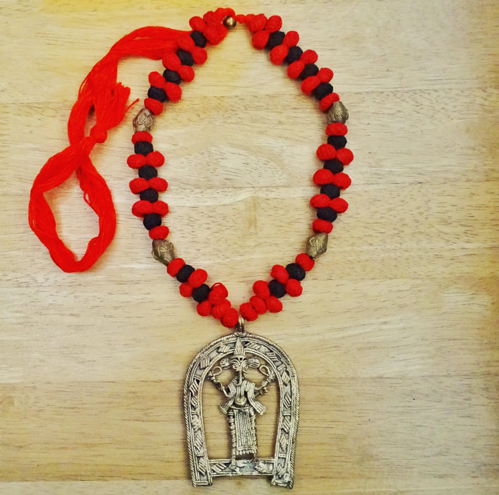 Ethnic Handcrafted Red & Black Threaded Dokra Necklace - Ganesh in Kulo Design