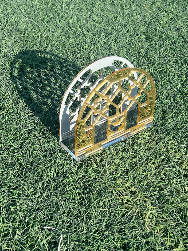 Golden acrylic tissue holder – elegant Ramadan decor, perfect for home or gifting.