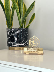 Golden acrylic 'Ramadan Mubarak' tissue holder – elegant Islamic home decor for Ramadan.