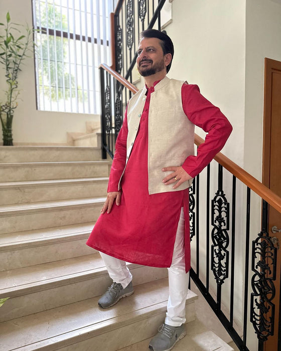 Men’s ethnic waistcoat in pure linen classic colours