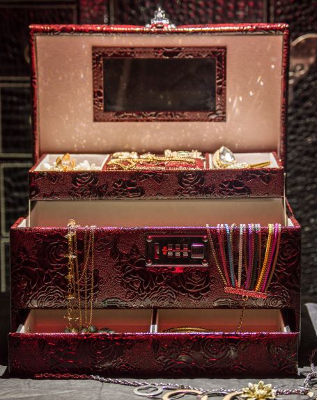 Sandooq Al Hub, Luxury Jewelry Case