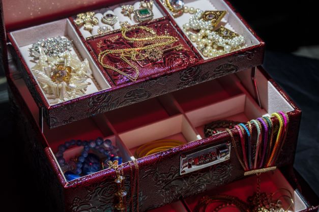 Sandooq Al Hub, Luxury Jewelry Case