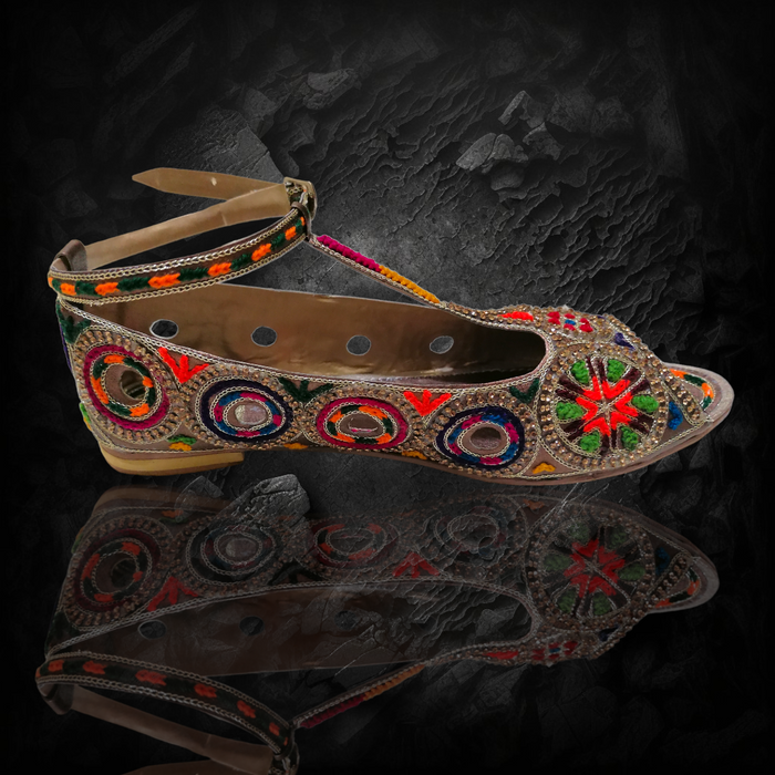 Intricate Hand crafted Sandal Nur Jahan